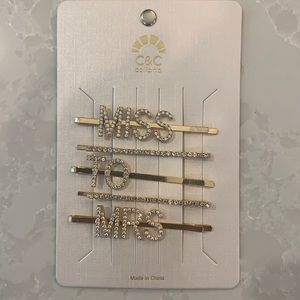 Miss to Mrs hairpins NWT